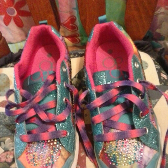 Sparkle shoes