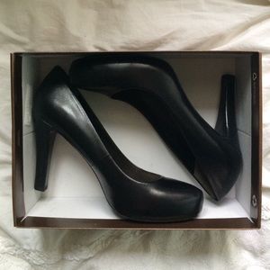 black Franco Sarto pumps!