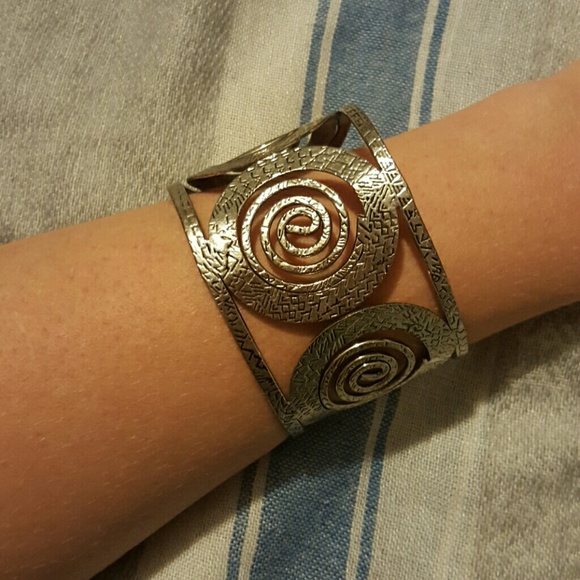 Silver Cuff - Picture 3 of 4