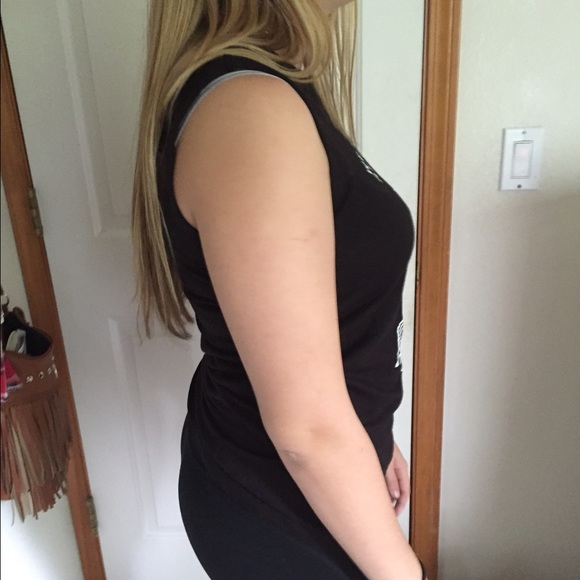 "We crossed paths at the right time" muscle tee - Picture 2 of 4