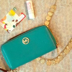 🎉HP 🎉 Michael Kors Wallet
