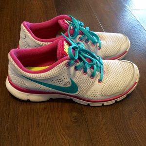 Nike Flex Experience RN shoes