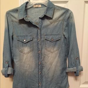 Light Chambray shirt size small