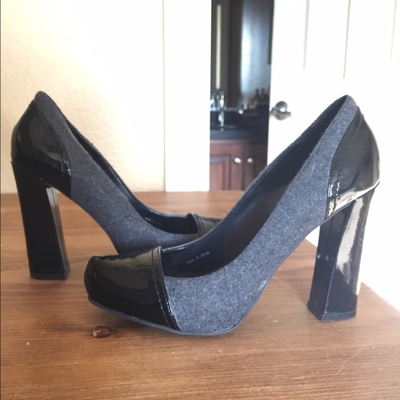 Tahari grey and black. Size 6