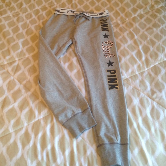 NWT PINK VS JOGGERS SIZE SMALL