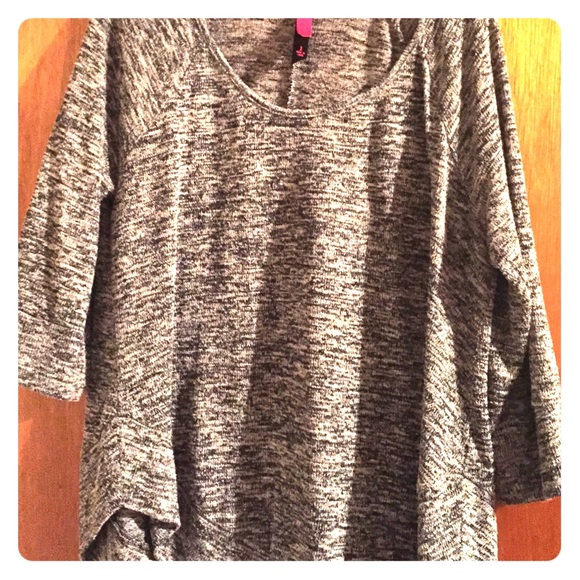 Black and white three quarter sleeve shirt