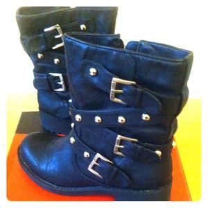 🌸Guess Boots 🌸