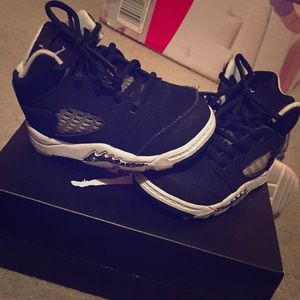 Toddler, Jorden 5 Retros