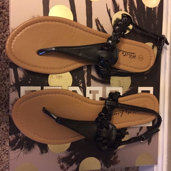 Sandals! 🎀 - Picture 2 of 2