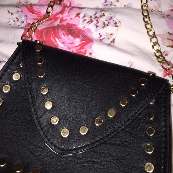 Black clutch
