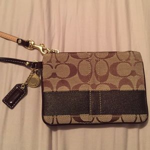 ⚡️FLASH SALE⚡️Coach Brown Logo Wristlet