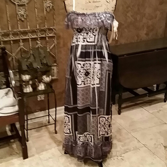 SOLD. LAPIS Silky black and white maxi OSFM - Picture 2 of 4