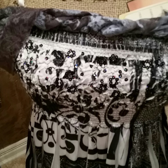 SOLD. LAPIS Silky black and white maxi OSFM - Picture 3 of 4