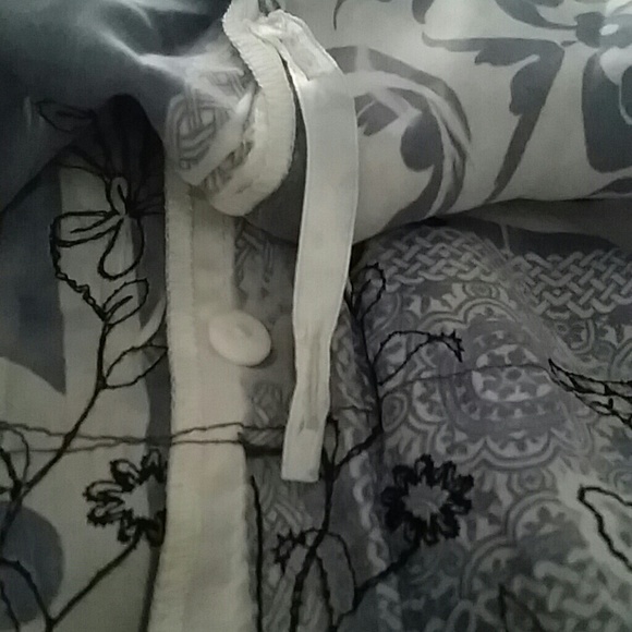 SOLD. LAPIS Silky black and white maxi OSFM - Picture 4 of 4