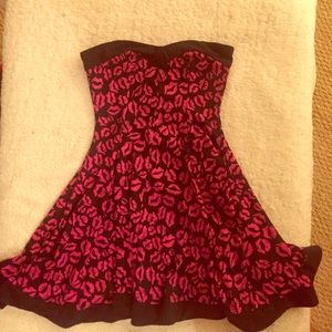 Kisses dress