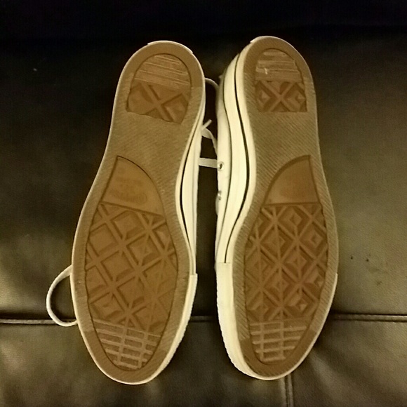 Light pink Converse,  great condition! - Picture 3 of 3