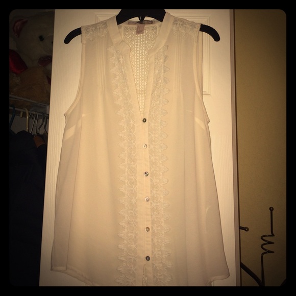 ❌sheer crochet button down sleeveless top