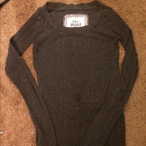 Grey long sleeved shirt