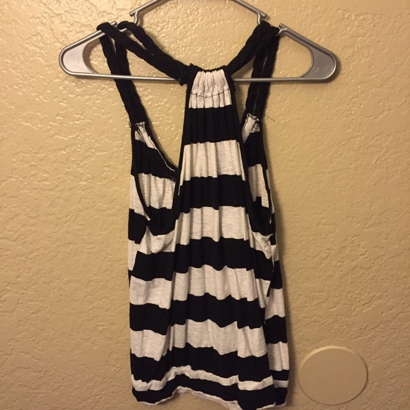 Black and white top - Picture 2 of 2