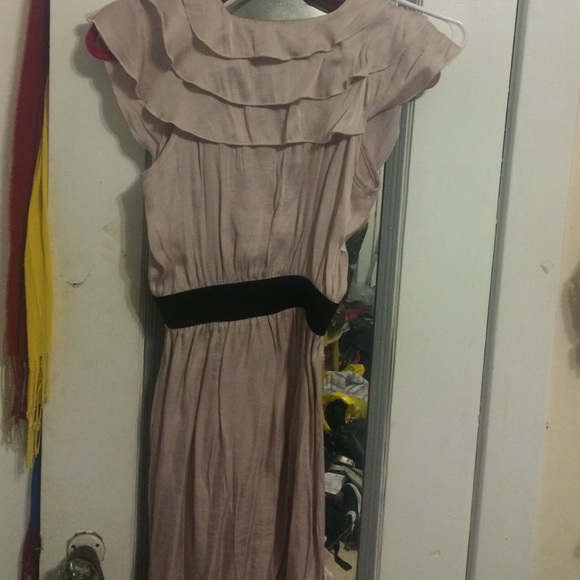 Windsor Ruffle Dress - Picture 4 of 4