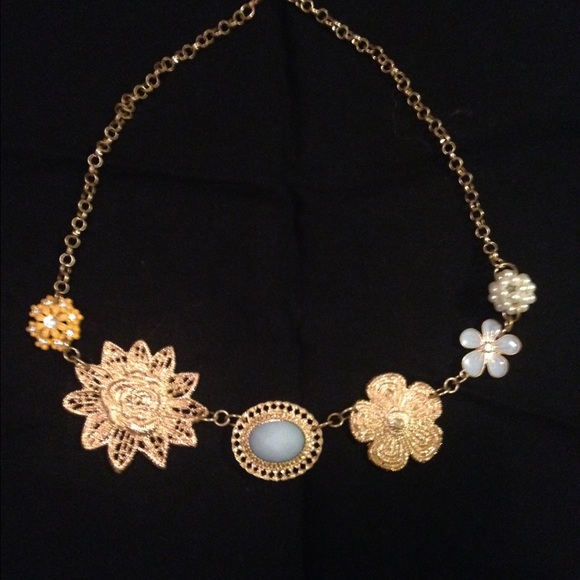 Floral statement necklace