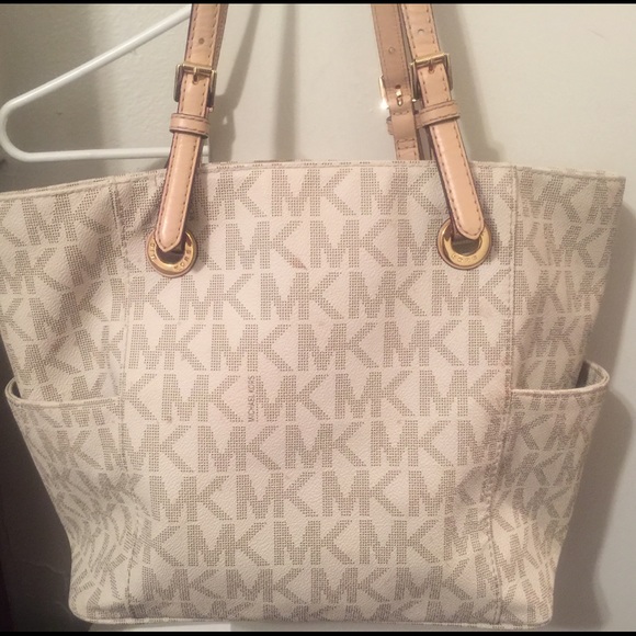 Large Michael Kors Bag 🚫Reserved🚫