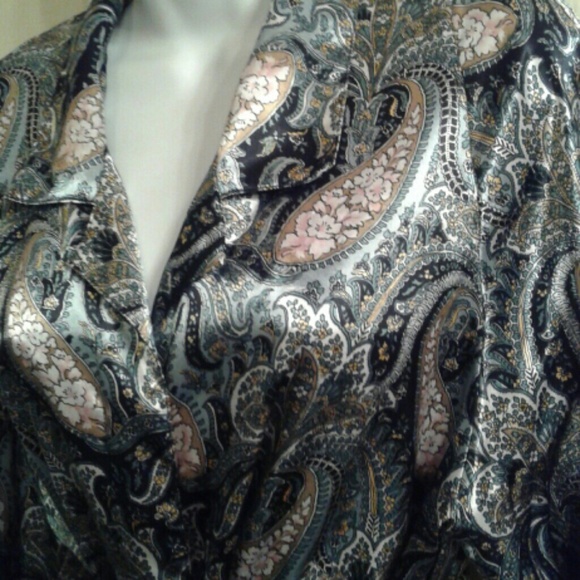 TESS BLOUSE Reduction - Picture 2 of 4