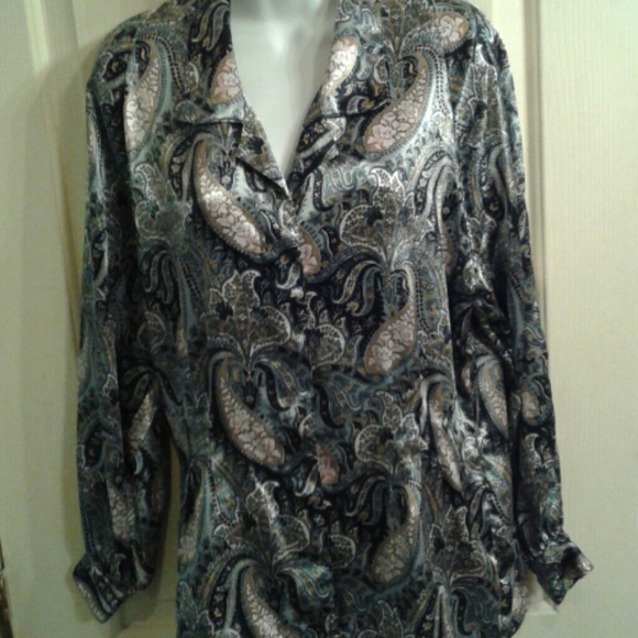 TESS BLOUSE Reduction - Picture 3 of 4