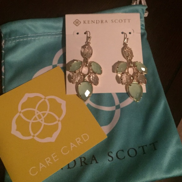 S•O•L•D• Kendra Scott earrings - Picture 2 of 3