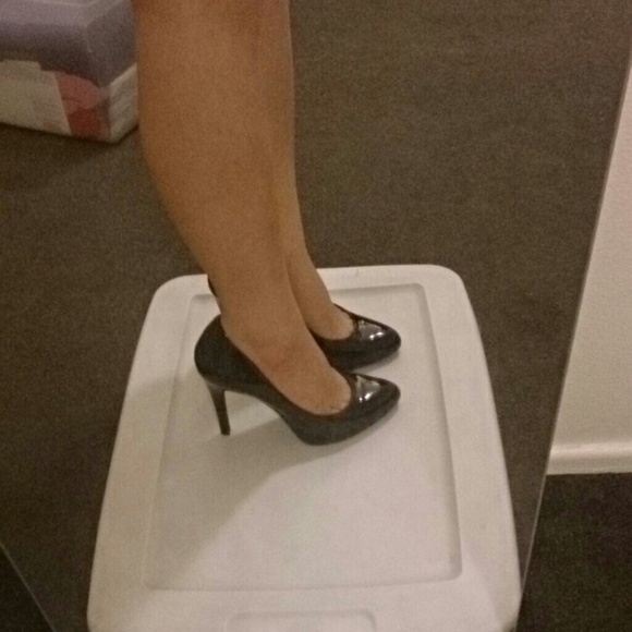 Jessica Simpson Patent Leather Heels - Picture 4 of 4