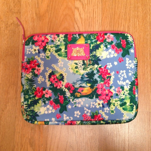 New Juicy Couture iPad Sleeve
