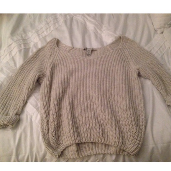 Off shoulder "beach sweater"