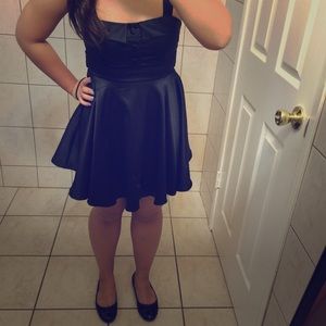 FOREVER 21 BLACK PARTY DRESS