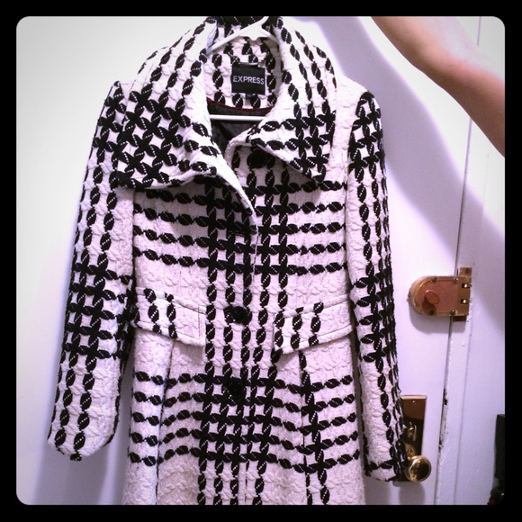 For Paulina- Express white & black coat