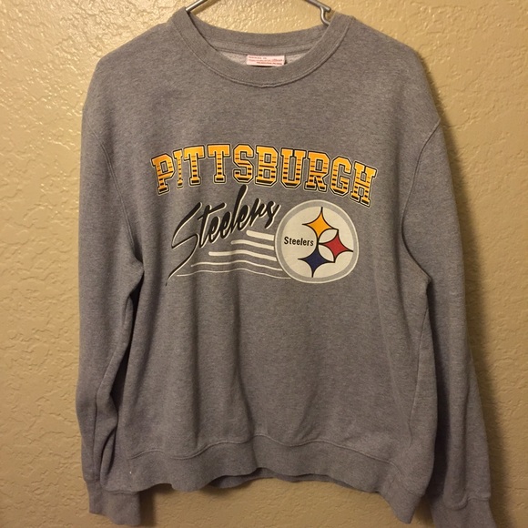 Pittsburgh Steelers crew neck.