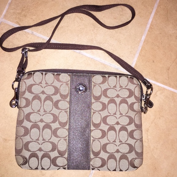 💯 Authentic "Coach" iPad Cross Body ✅Negotiation