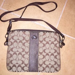 💯 Authentic "Coach" iPad Cross Body ✅Negotiation