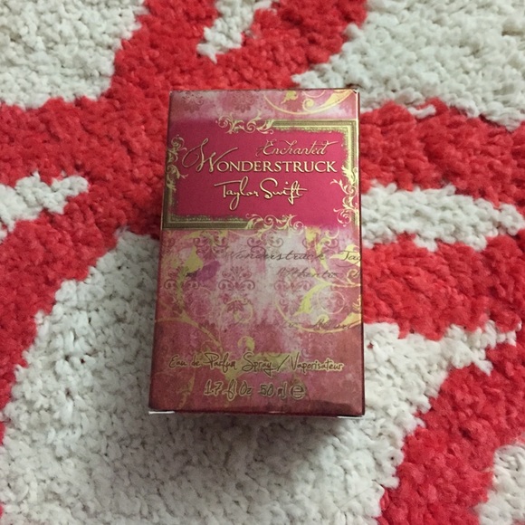 Taylor Swift Enchanted Wonderstruck Perfume