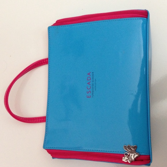 Makeup bag 👝 - Picture 2 of 4