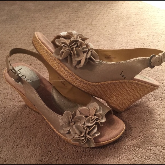 B.O.C. Tan wedges