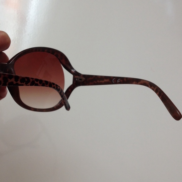 Sunglasses 😎😎 - Picture 3 of 3
