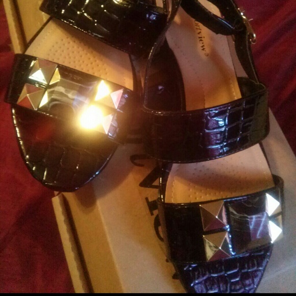 BLACK CROCODILE LIKE PATTERN SANDALS SZ 8M