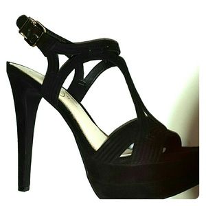 Jessica Simpson platform