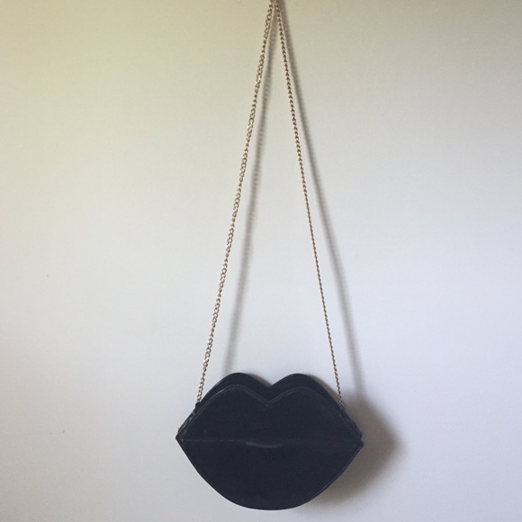 black lips purse