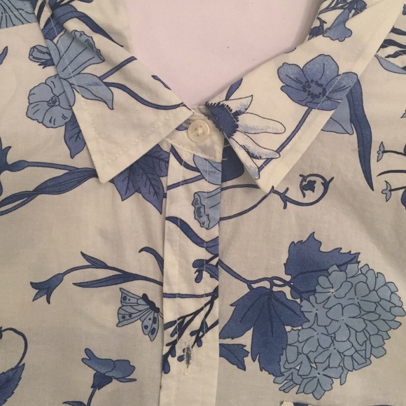 Old Navy XS Button Up Shirt - Picture 2 of 4