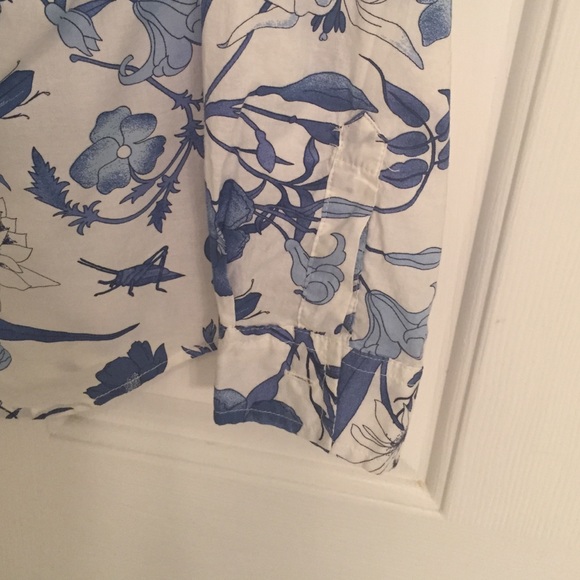 Old Navy XS Button Up Shirt - Picture 3 of 4