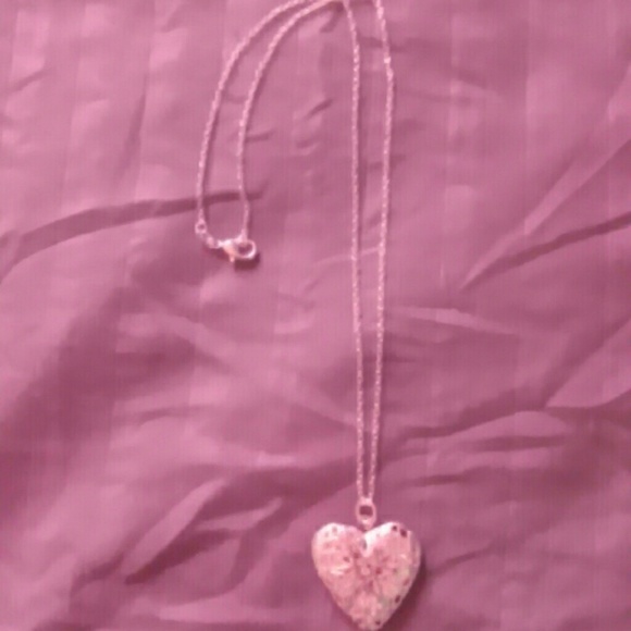 Silver heart locket - Picture 1 of 3