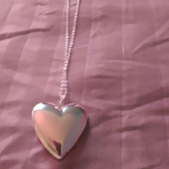 Silver heart locket - Picture 3 of 3