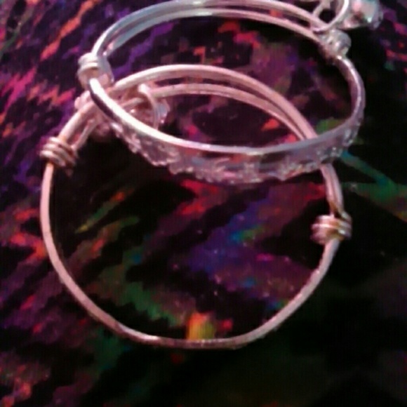 Two Silver baby bangles - Picture 1 of 4