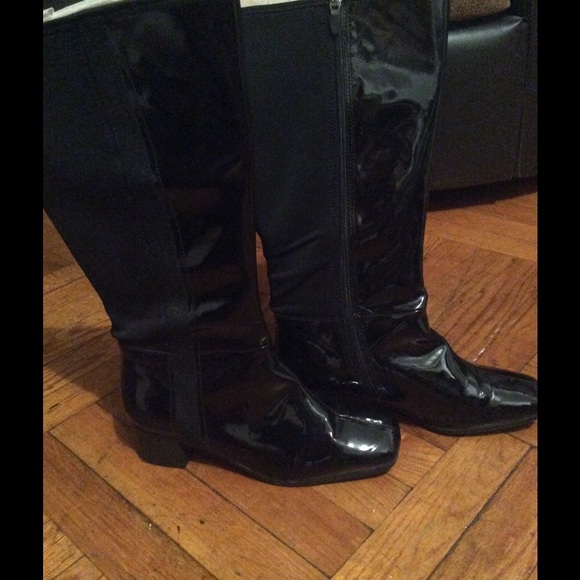 Ladies Boots - Picture 2 of 4